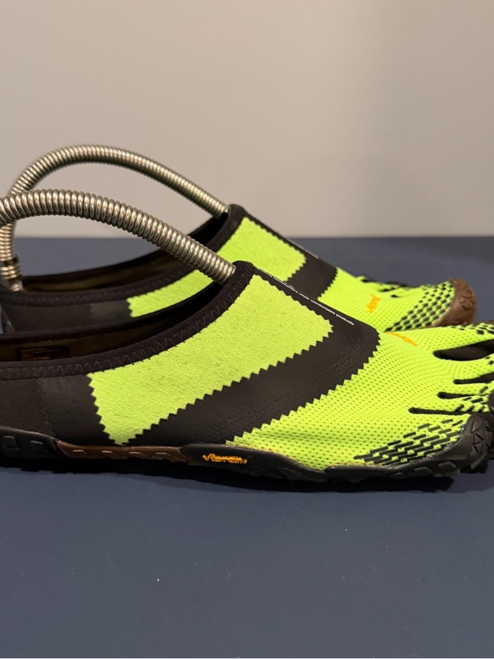 SUICOKE Vibram FiveFingers Slip-On Sneakers Neon Green Black Mens 9-9.5 Nin-Sabo